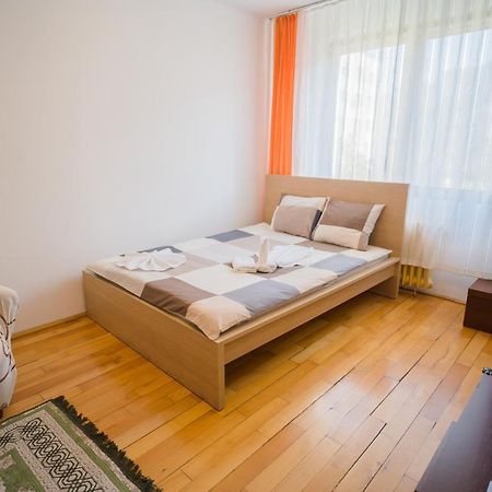 Rustic & Spacious 3Br Apartment Бухарест Экстерьер фото