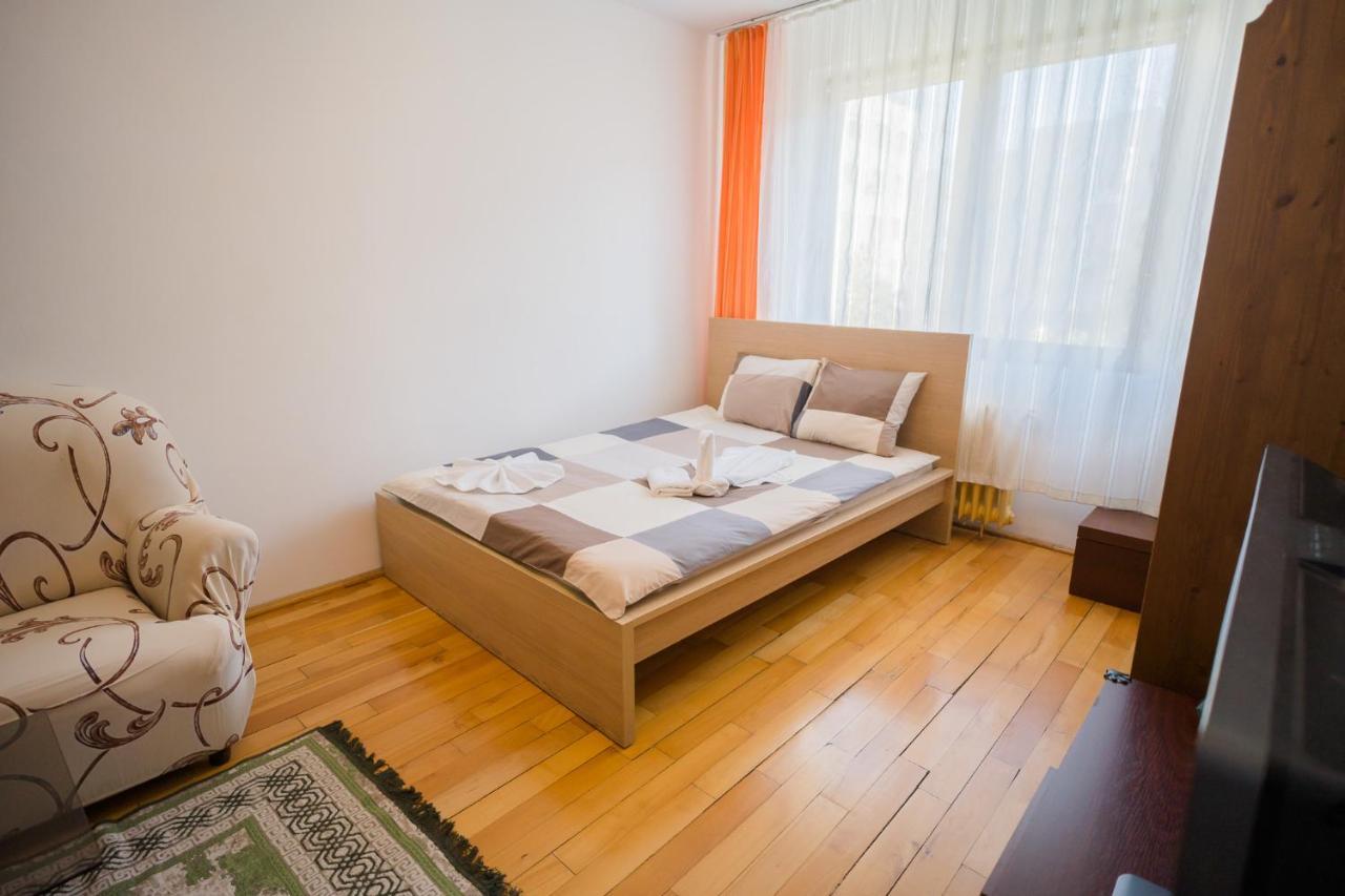 Rustic & Spacious 3Br Apartment Бухарест Экстерьер фото