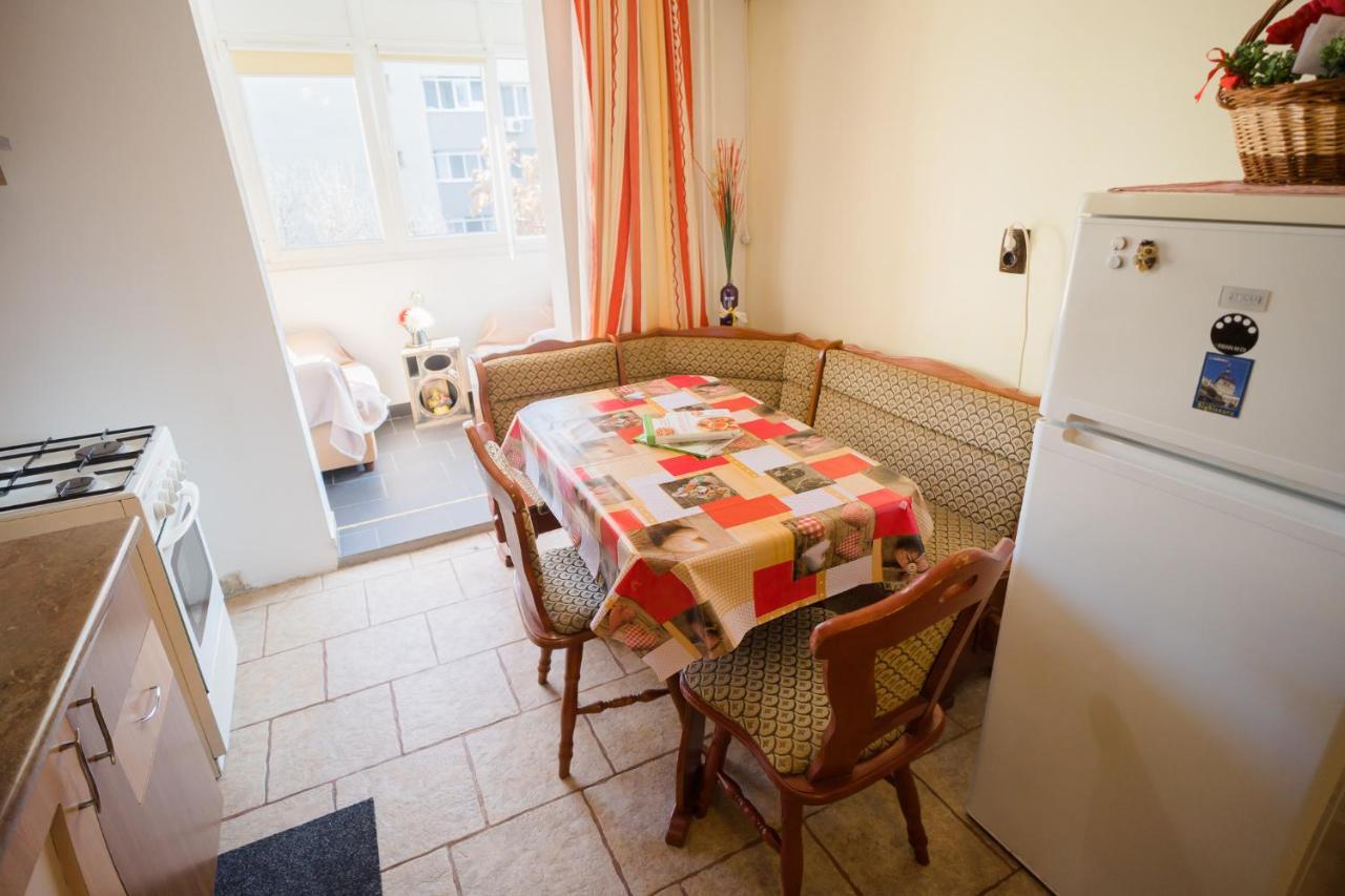 Rustic & Spacious 3Br Apartment Бухарест Экстерьер фото