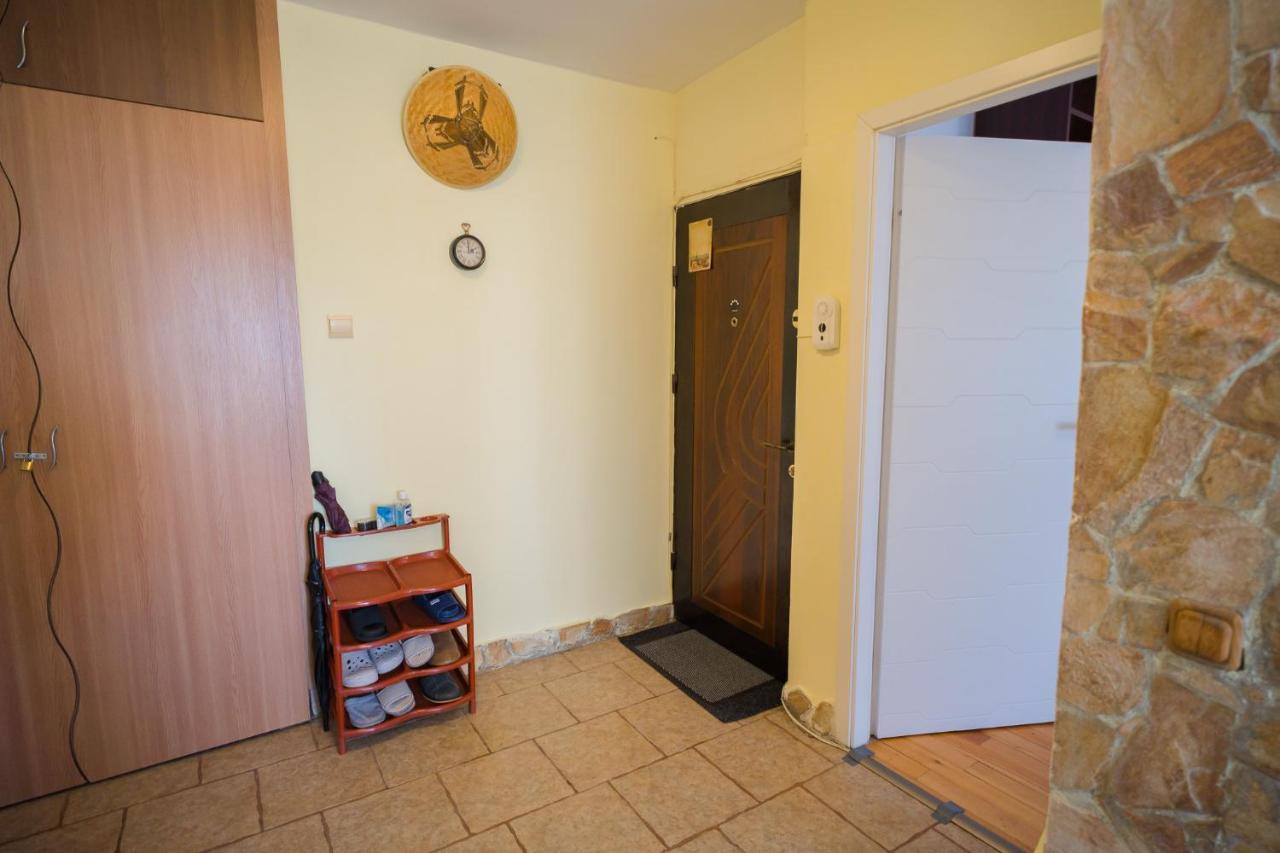 Rustic & Spacious 3Br Apartment Бухарест Экстерьер фото