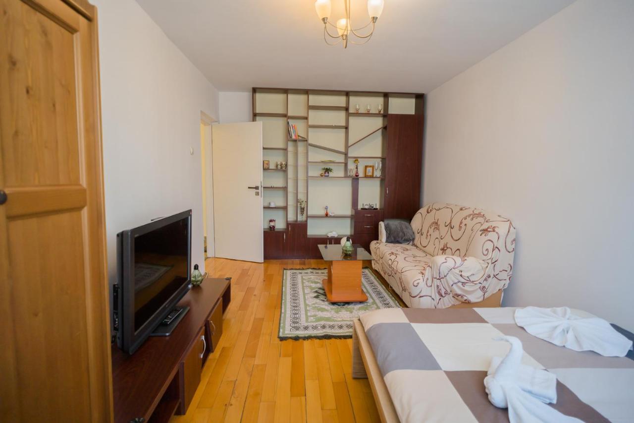 Rustic & Spacious 3Br Apartment Бухарест Экстерьер фото