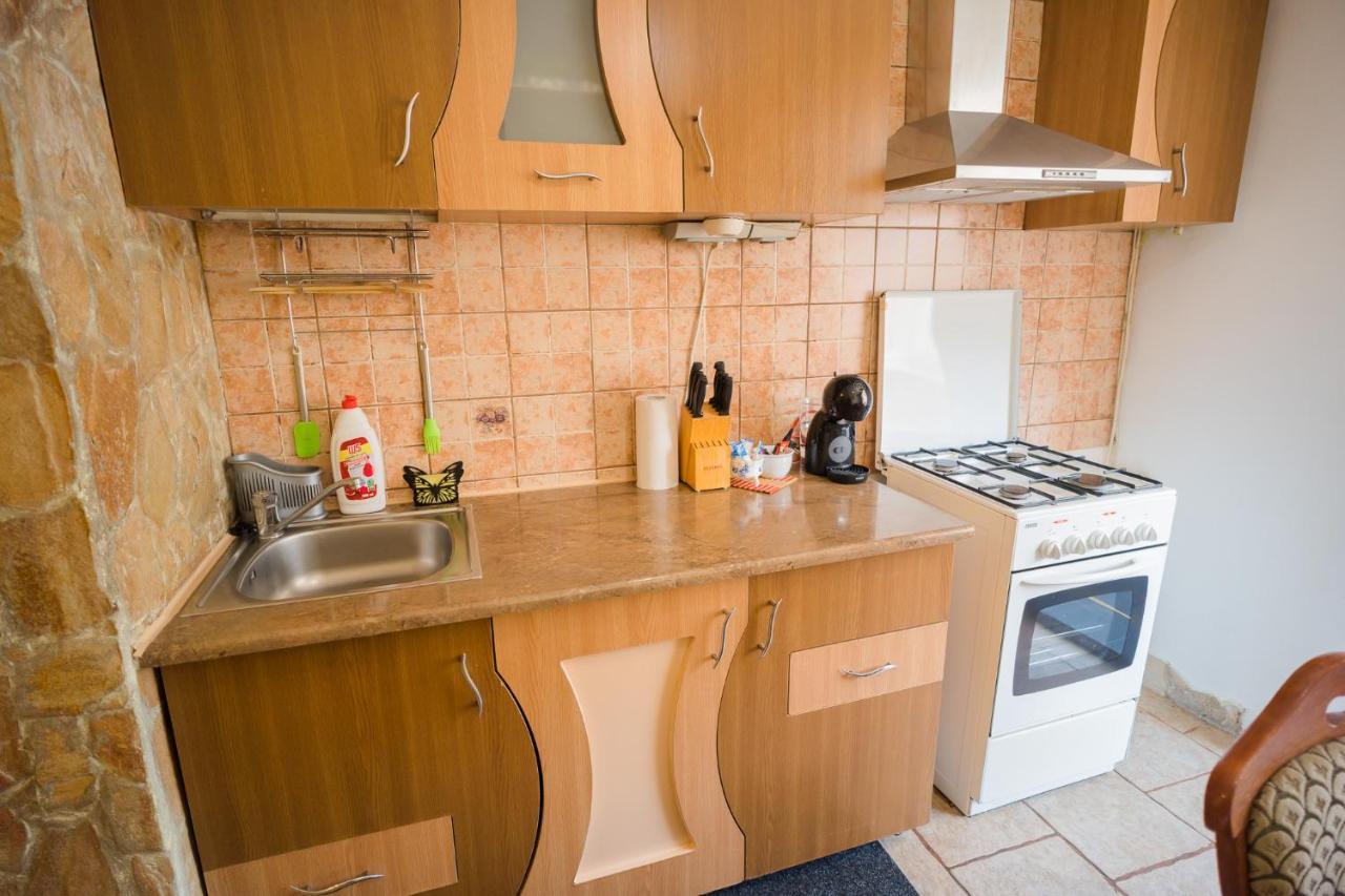 Rustic & Spacious 3Br Apartment Бухарест Экстерьер фото