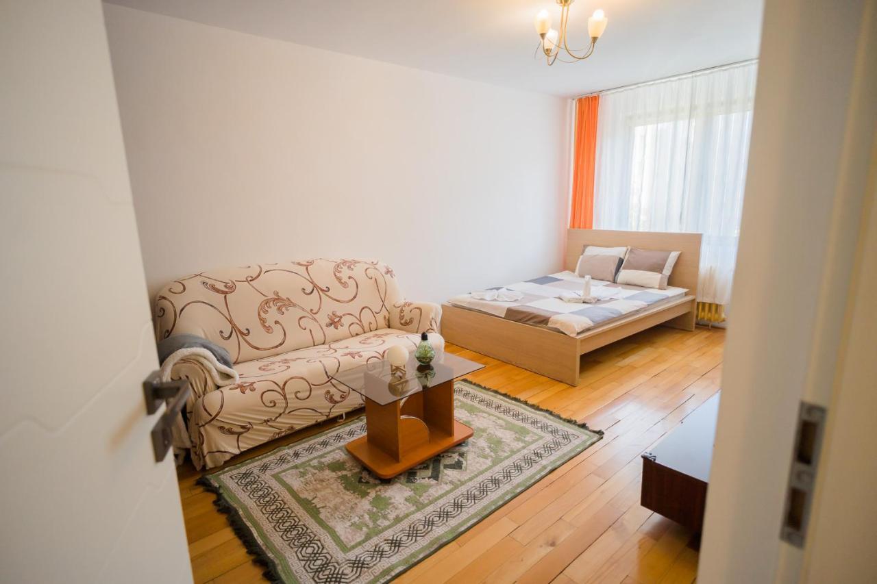 Rustic & Spacious 3Br Apartment Бухарест Экстерьер фото