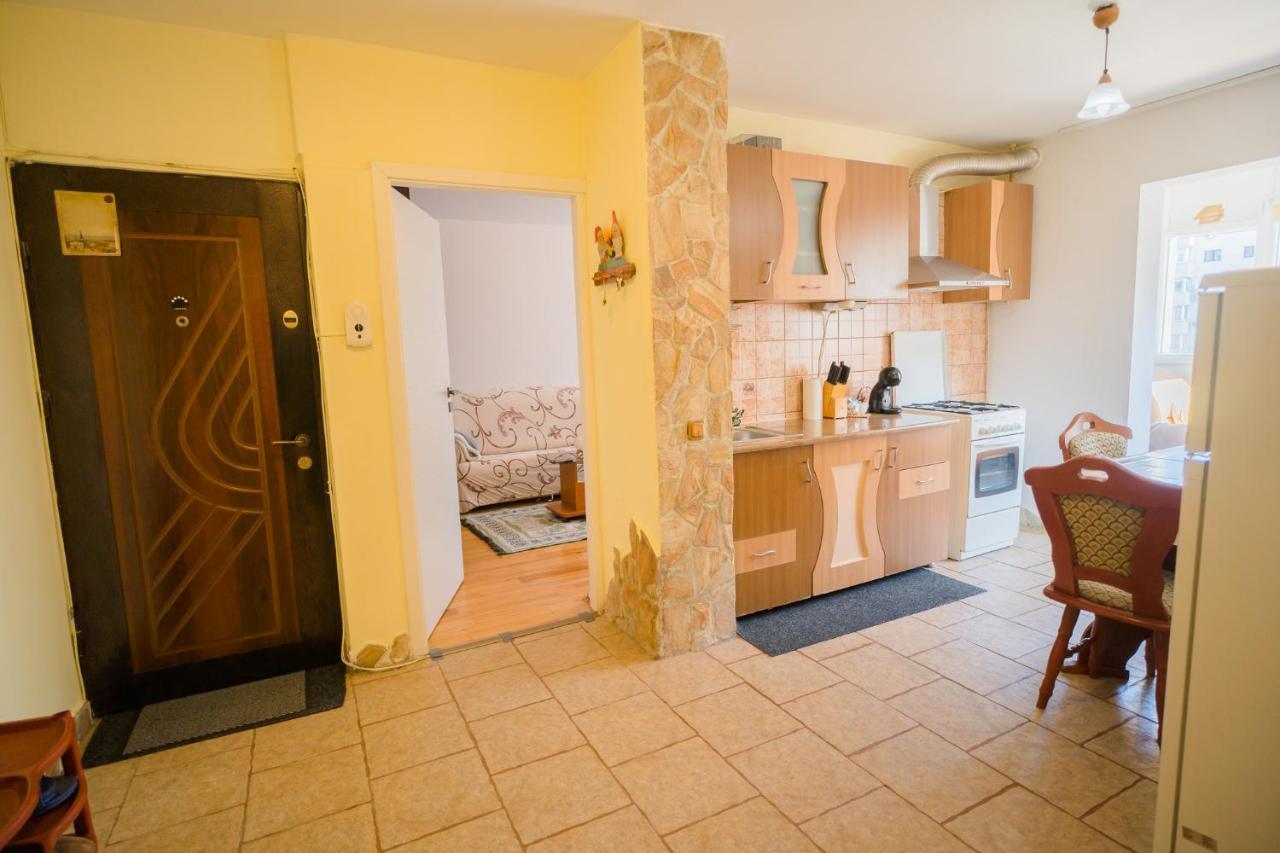 Rustic & Spacious 3Br Apartment Бухарест Экстерьер фото